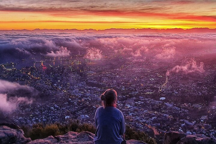 Cape Town: Lion's Head Sunrise/Sunset Hike - Photo 1 of 17